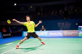 The racket of choice of former world champion and current top five badminton pro chen long, the li ning 3d calibar 900 badminton racket a lightweight. Chen S Long Shot To Dubai Uae Badminton