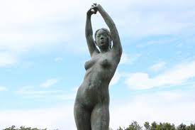 美しすぎる全裸の女性!?第3回「銅像評論会」 | 富山の遊び場！