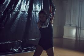 Dusilová invited two producers who represent two very different musical worlds to work with her on the album: Lenka Dusilova Predstavuje Novy Videoklip K Pisni Vlakna Cysnews