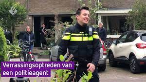Bekijk meer ideeën over politie agenten, politie, ex vrouwen. Politieman Thijs Kruipt In De Huid Van Freddie Mercury Youtube