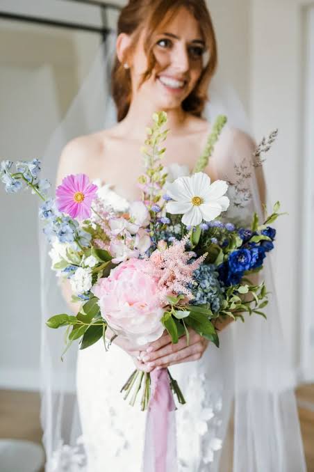 Loose, Light & Lush: Wildflower Wedding Bouquet Ideas