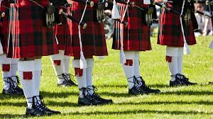 The term vestimenta refers collectively to all the clothing worn by an individual. Traje Tipico De Escocia