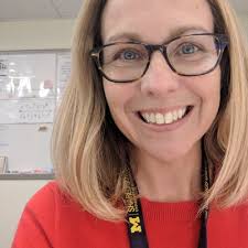 Lisa Earls's Instagram, Twitter & Facebook