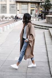 Des baskets chunky aux tons pastels inspirées des années 90, aux incontournables baskets noires pour femmes, aux baskets blanches très tendance, puma vous offre l'embarras du choix. Tenue Baskets Taaora Blog Mode Tendances Looks