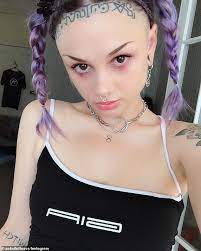 She was born in 2006. Australian Singer Zheani S Weird Relationship With Die Antwoord S Ninja Daily Mail Online