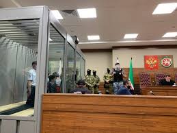 Ученица казанской школы милана, которая в момент стрельбы была в здании, и ее бабушка наиля рассказали риа новости, что происходило на первом этаже гимназии в. Qp1bvorrg2ilem