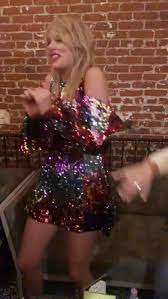 Weigh, hey, and up she rises (x3). Taylor Swift Was Drunk At A Party Celebrating Her Vma Nominations 08 11 2019 Twitter Photos And Video Hawtcelebs