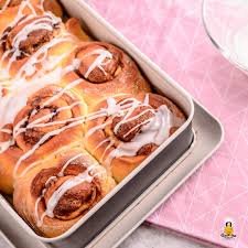 Hergestellt mit braunem zucker, manuka und anderem rohen ungefilterten honig und nativem. Zimtschnecken Cinnamon Rolls Mit Cookie Dough Backina