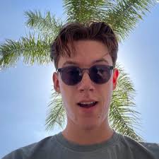 Rowan White (@rowan_white_)