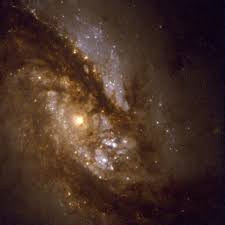 Martes 16 de junio de 2020. Esa Ngc 1365 A Barred Spiral Galaxy
