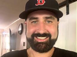 Ronnie Ron's Instagram, Twitter & Facebook