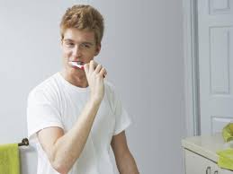 Resultado de imagen para lavando los dientes