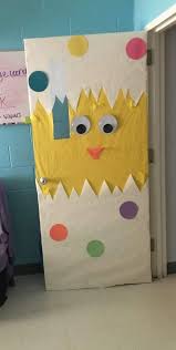 9 awesome (and educational!) ideas for spring classroom door decoration articles / 9 awesome (and educational!) ideas for spring classroom door decoration spring is such a fun season — it's getting warmer, flowers and trees are starting to bloom, and summer is just around the corner. 24 Easter And Spring Classroom Door Decorations That Brings In A Bouquet Of Happiness In Your Classroom Hike N Dip