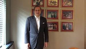 Galatasaray uefa kupasını nasıl kazandı? Galatasaray Baskan Adayi Burak Elmas Tan Mustafa Cengiz E Fatih Terim Cevabi Fotomac