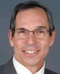 Flying doctor Tom Stillwell is remembered for finding 'human connection'  delivering care by air