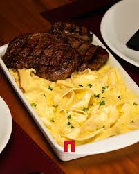 ✨Uma verdadeira obra-prima da alta gastronomia: o nosso prato Ítalo-Franco  traduz sofisticação, equilíbrio de sabores e uma experiência inesquecível  para o seu jantar especial. Deixe-se envolver pela essência da culinária  internacional em