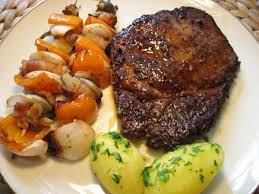 Sous vide 2 rib eye steak. Sous Vide Gegartes Ribeye Steak Mit Selleriepuree Und Facherkartoffel Rezept Kochbar De