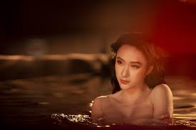 Angela phương trinh từng là một cái tên gây tranh cãi với những phát ngôn sốc với truyền thông như: Ro Rá»‰ Ä'oáº¡n Video 10 Giay Sieu Nong Bá»ng Cá»§a Angela PhÆ°Æ¡ng Trinh Sau Thá»i Gian Dai á»Ÿ áº©n