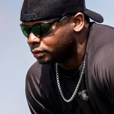 Veronica Lacy (@_VLacy)