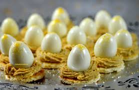 œufs De Caille Chantilly De Mascarpone Au Foie Gras Oeufs De Caille Amuse Bouche Gastronomique Caille Recette