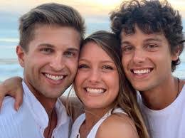 Tom Trio's Instagram, Twitter & Facebook