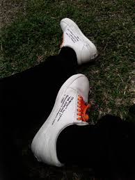 Sepatu karakter yang semakin digemari karena bebas berkreasi, dan semakin digandrungi karena modelnya yang lucu dan warna printing yang berkualitas dan awet. Pin Oleh An Nuur Di Sepatu Sepatu Ilustrasi Lucu Kaki