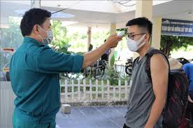 Ngay sau khi phát hiện 2 ca bệnh trên, lãnh đạo hà tĩnh đã họp khẩn vào rạng sáng nay để. Sgix2gtwl7mecm