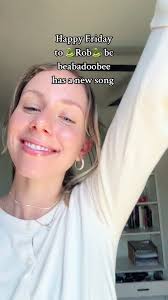 @Robert Rausch so happy rn ✨ #fyp #robloveisland #beabadoobee #robrausch  #leahloveisland #beaches