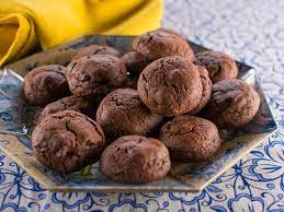 Prepare this fast, easy, delicious recipe in the crockpot. You Won T Be Able To Resist Trisha Yearwood S Brownie Batter Cookies Cookie Recipes Food Network Recipes Food