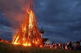 This is sommersonnenwende 2018 by renatus derbidge on vimeo, the home for high quality videos and the people who love them. Sommeranfang 2020 Am 21 Juni Rituale Und Brauche Was Steckt Hinter Der Mysteriosen Sommersonnenwende News De