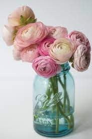 The Meaning Behind Popular Valentine S Day Flowers Romantic Flowers Flower Meanings Beautiful Flower Arrangements