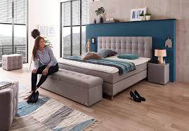 Ein schlafzimmer und ein wohnzimmer mit einer bettbank. Passende Bettbank Fur Boxspringbetten In Grau Beige Braun Weiss Und Anderen Farben Boxspringbetten