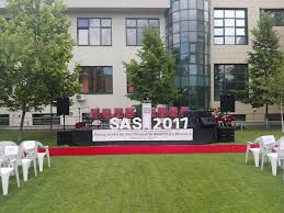 Faceți tot ce depinde de voi astăzi, aici și acum. Facultatea De Sociologie Si Asistenta Sociala Ceremonie AbsolvenÈi 2017