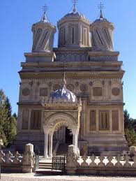 Au fost scene incredibile la curtea de argeş, unde peste 5 mii de oameni au mers să asiste la sfinţirea noii catedrale arhiepiscopale. Documentar MÄƒnÄƒstirea Curtea De Arges Cea Mai ValoroasÄƒ Realizare A Arhitecturii Bisericesti Din Å£ara NoastrÄƒ AgenÈ›ia De PresÄƒ Rador