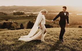Quand et où trent boult est né? Kiwi Fast Bowler Trent Boult Engages In Matrimony With Gert Smith