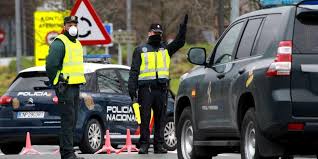 La frontière avec la république de guinée est officiellement fermée. Fermeture De La Frontiere Terrestre Avec L Espagne Reportage A Behobie Sous Le Controle De La