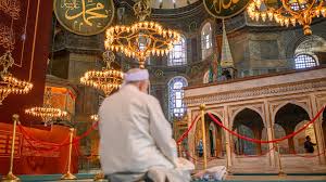 Als byzantinische kirche errichtet, wurde das gotteshaus nach der eroberung konstantinopels durch die osmanen zur moschee. Religios Korrekt Kommentar Zur Hagia Sophia Als Moschee