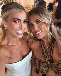 Eva 🤍 . . . . #dubai #mydubai #mydxb #palmjumeirah #palm #brunch  #brunching #lifestyle #dubailifestyle #dubailife #dubaigirls #sun #beach  #vacation #travel #happy #style #fashion #fashionstyle #ootd #ootdfashion  #outfit #outfitinspo #outfitstyle