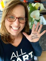 Laura Kelley-Weakley (@KelleyWeakley)