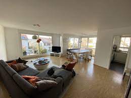 Großer balkon im wohnzimmer und ein kleiner in der küche; 4 Zimmer Wohnung Zu Vermieten Schweitzerstr 47 70619 Stuttgart Sillenbuch Mapio Net