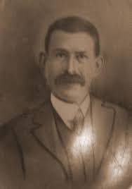 Serena Williamson's Instagram, Twitter & Facebook