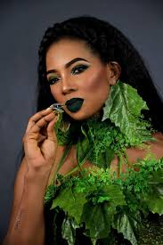 🛑 pourquoi le BiKUTSI est tellement aimé à Yaoundé ? C'est en allant sur  Yaoundé que Vous allez comprendre que le Bikutsi est joué à 50% Dans Tous  Les médias. Certaines radios