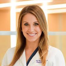 👑SENIOR RESIDENT SPOTLIGHT👑 Meet Dr. Kelsey Quarls Egan! She will be  practicing next year as a General Pediatrician! “Kelsey was a fantastic  team leader. She leads a team with ease and was