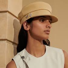 Donna Hermes's Instagram, Twitter & Facebook