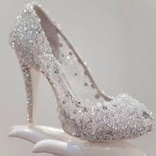 Beautiful Wedding Shoe It S Like A Cinderella Slipper What Kind Of Wedding Shoes Do You Like Platforms Sandals Bridal Shoes Me Too Shoes Cinderella Shoes