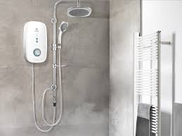 Pemanas air atau water heater sebenarnya tersedia dalam 3 pilihan. Praktis Dan Hemat Pemanas Air Electrolux Ini Habiskan Rp200 Sekali Mandi Ranah Rumah