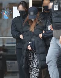 숨진 구미 3세 여아의 친모 석모(48)씨는 약속을 어기고 국립과학수사연구원의 3번째 유전자(dna) 검사마저 인정하지 않은 것으로 확인됐다. ë¹ˆ ì§'ì—ì„œ í™€ë¡œ ì£½ì–´ê°„ êµ¬ë¯¸ 3ì„¸ ì•„ì´ ìƒì „ ì–¼êµ´ì´ ê³µê°œëë‹¤ ìœ„í‚¤íŠ¸ë¦¬