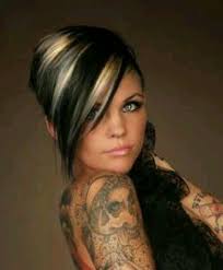 Short Hair Black And Blond Highlights Pin On Har Och Skonhet