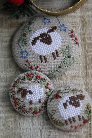 1b9bd45cde6807ada4f2be982efbdfc5 jpg 512 768 sheep cross stitch christmas cross stitch cross stitch animals