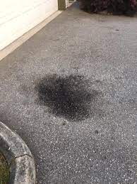 Baking soda has renowned stain lifting properties. How Do I Clean This Up Motor Oil On Asphalt Not Fresh Been Like That For A While Strata Is Giving Us Two Weeks To Clean It Up Or Else They Ll Get